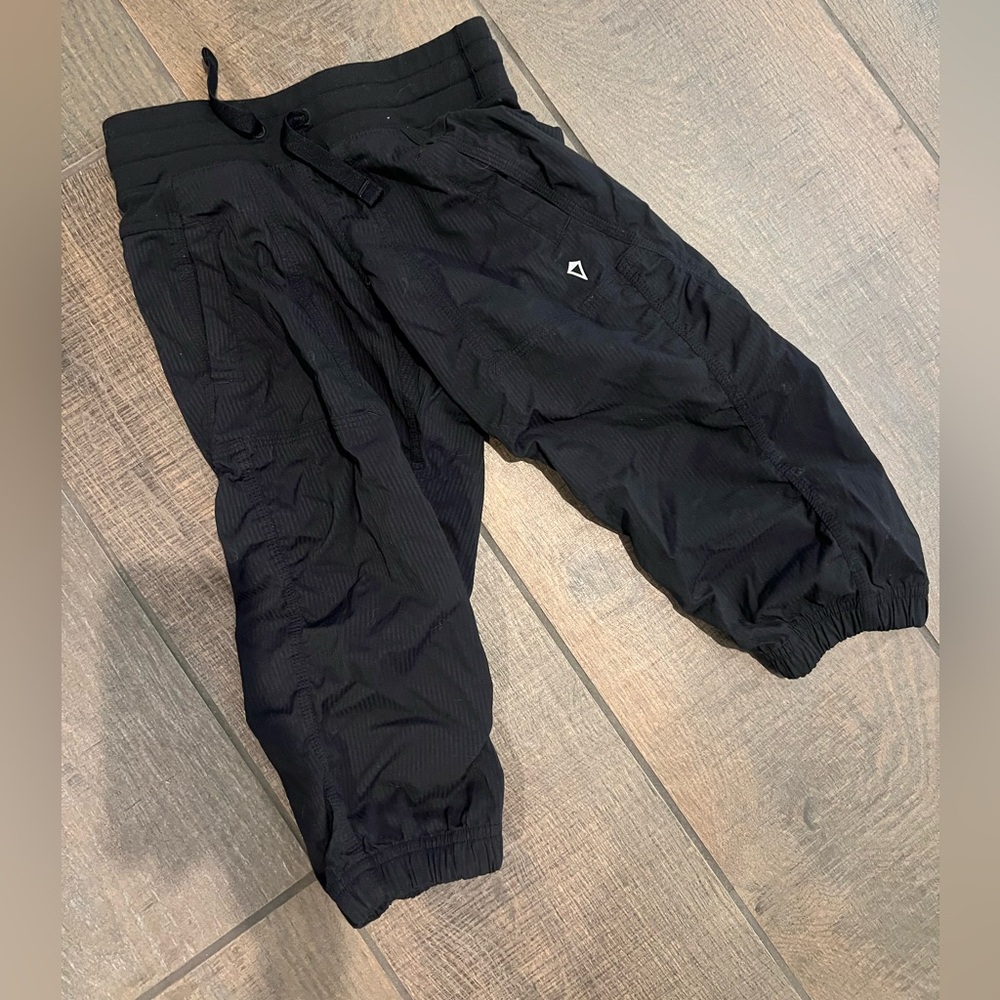 Ivivva Girl's 6 Dance Studio Athletic Pants Crop